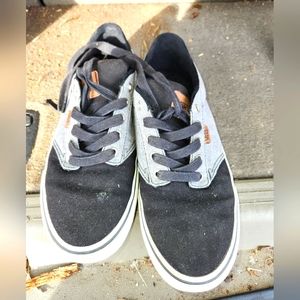 Vans black and gray low top shoe